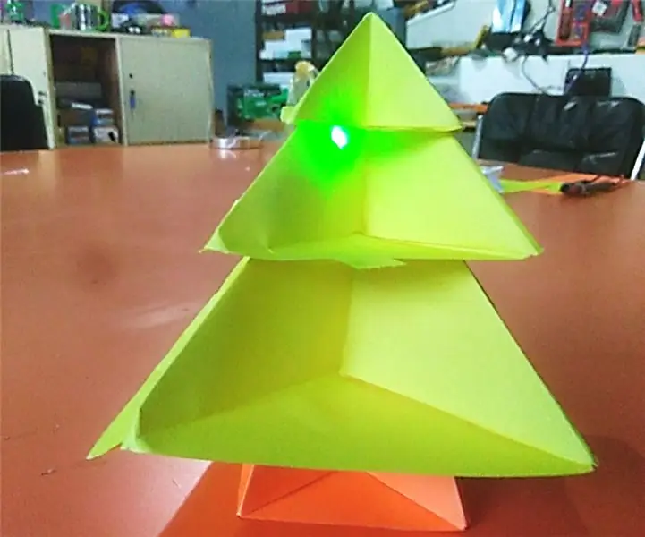 Origami-kerstboom (papieren circuit): 5 stappen