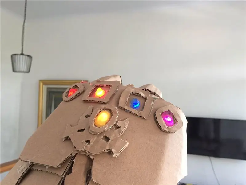 Δοκιμάζοντας το Infinity Gauntlet