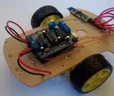 Nuotoliniu būdu valdomas „Bluetooth“automobilis naudojant „Arduino UNO“: 4 žingsniai