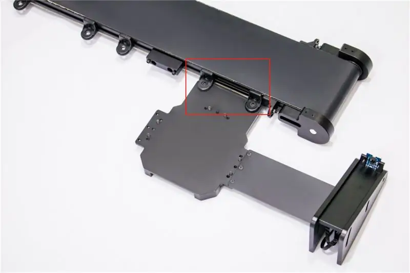 Instal·leu l'estator UArm (amb lliscament de material): fixeu l'estator UArm a la cinta transportadora