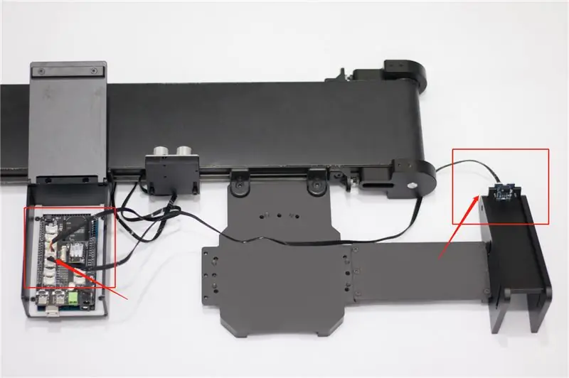 Connect Line Finder: introduïu el cable del Finder de línia al D12-D13 de la placa de control principal