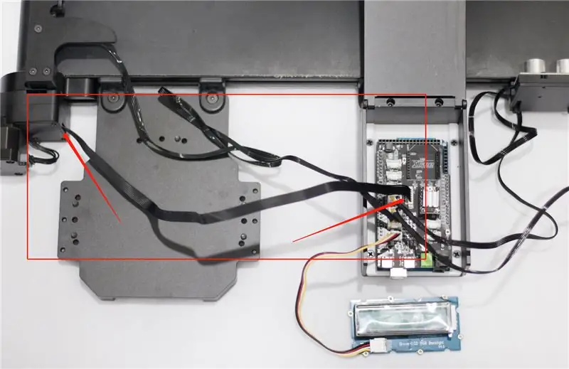 Connecteu la cinta transportadora: introduïu el cable de la cinta transportadora a la unitat del motor de la placa de control principal