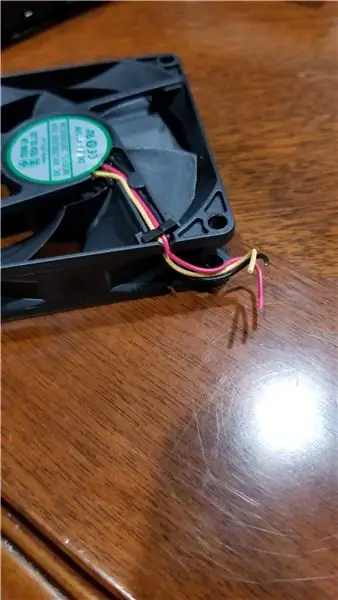 Realizați un adaptor Molex cu 3 pini JST la 3 pini