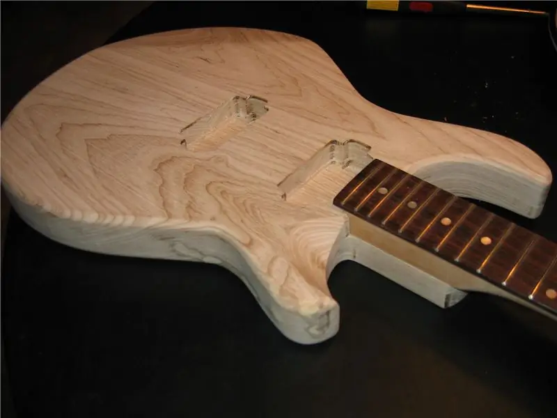 Construa sua própria guitarra elétrica !: 8 etapas (com imagens)