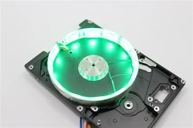 LED Nplhaib txuas rau ntawm Hard Drive