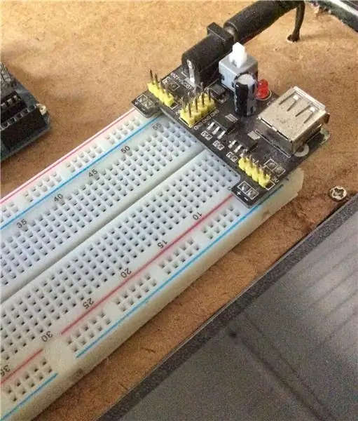 Pag-mount sa Breadboard