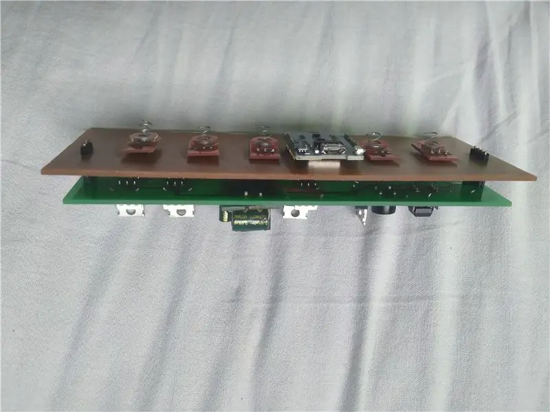 menyelesaikan PCB