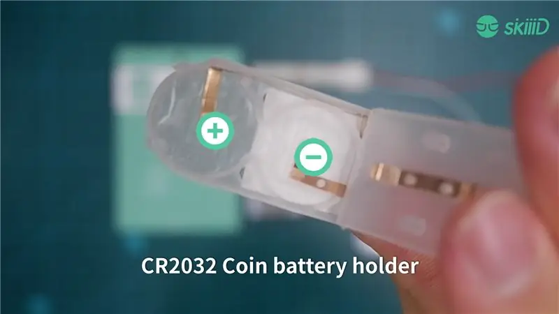 Legen Sie die CR2032-Batterien sicher ein