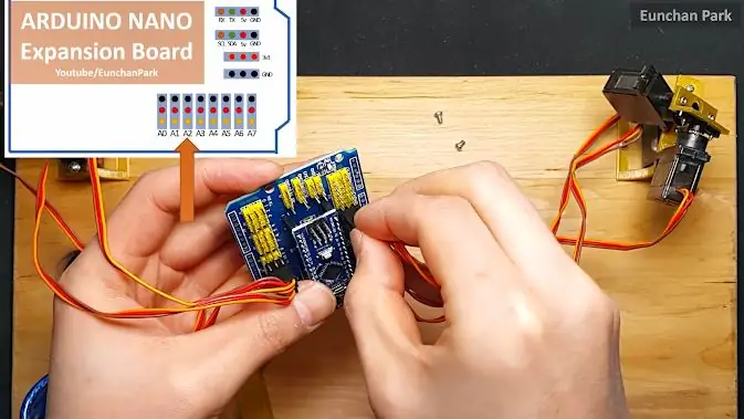 Подключите кабель к Arduino