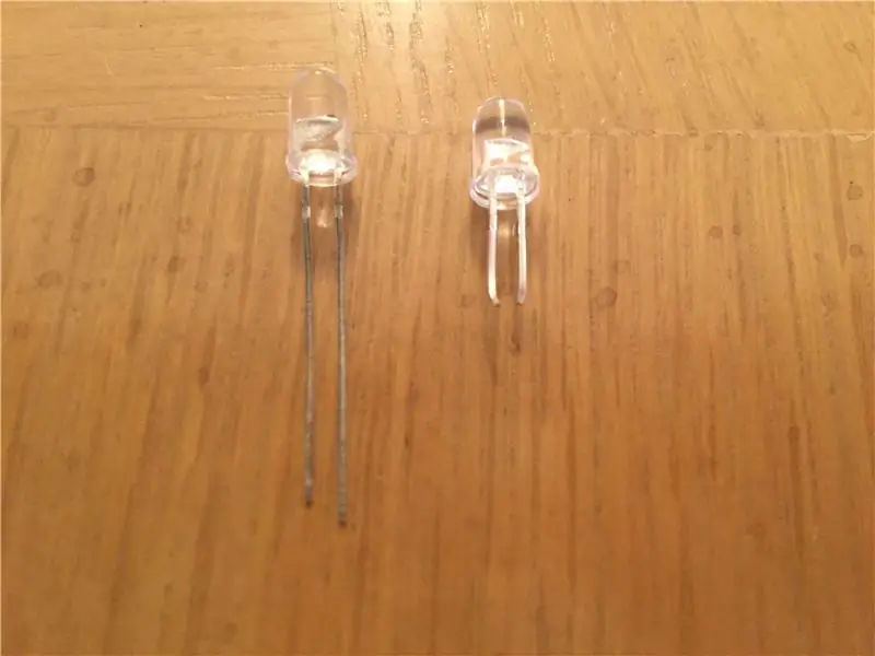 Izgrieziet gaismas diodes