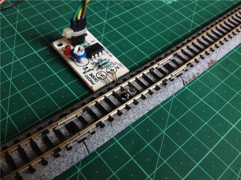 Sambungkan Trek 'sensored' ke Arduino Board