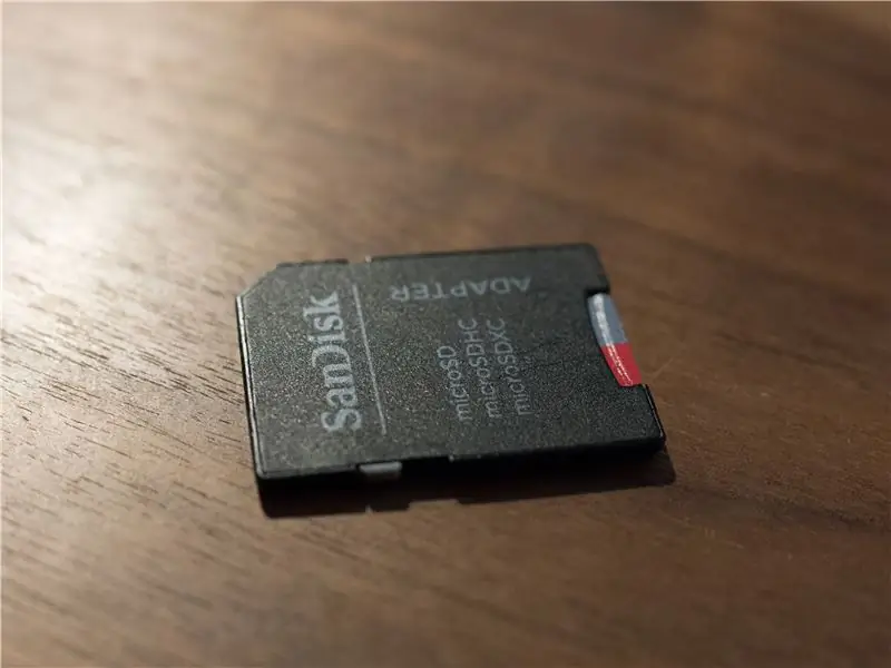 Ievietojiet Micro SD karti datorā