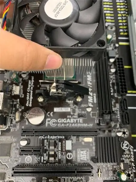 Přidání ventilátoru CPU