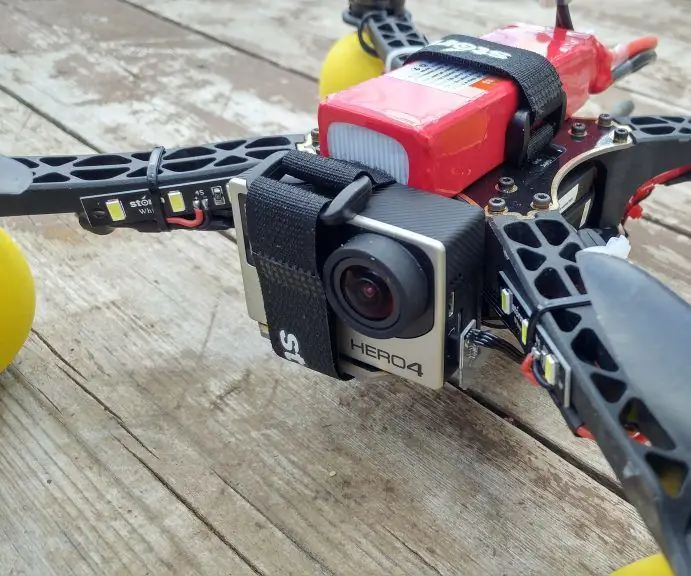 Hvordan kontrollere en GoPro Hero 4 ved hjelp av en RC -sender: 4 trinn (med bilder)