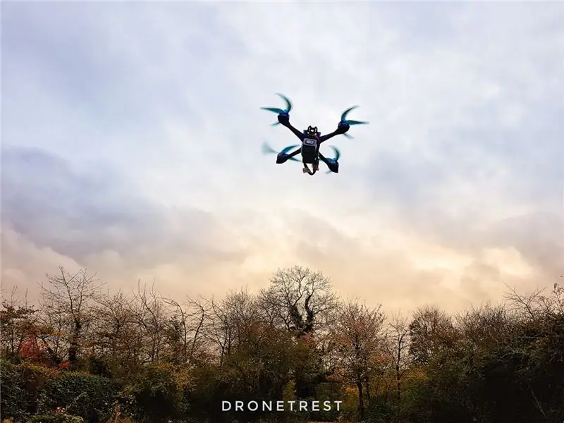 Hvordan en drone (multirotor) fungerer