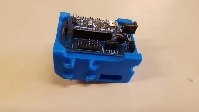 Bevestig die hoof Arduino -bord aan die basis