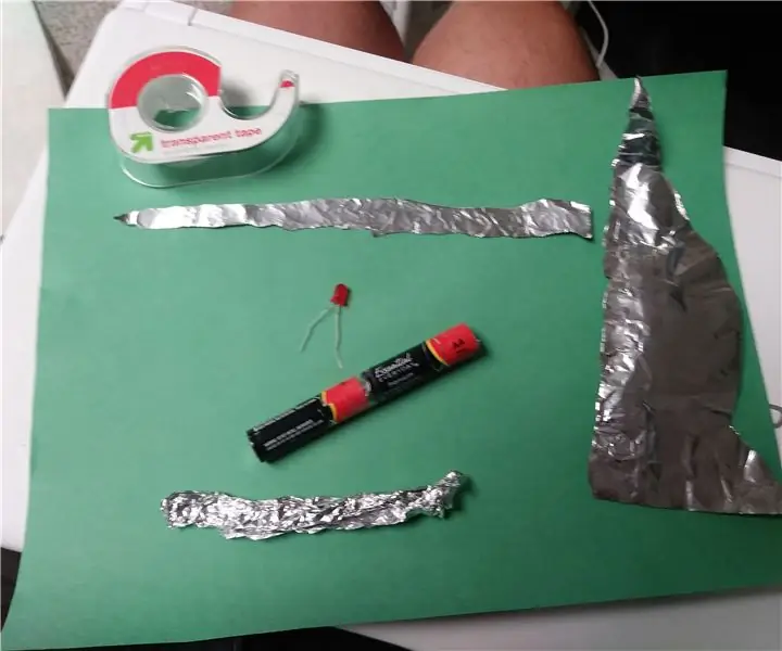 Mga Simpleng Circuits Na May Tinfoil, isang LED, Tape at Baterya