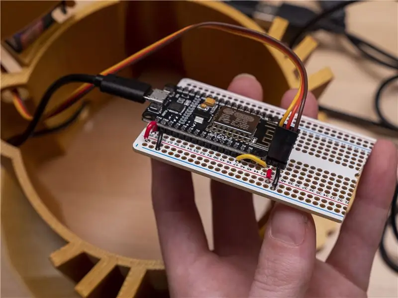 Rakenna NodeMCU ESP8266 -piiri