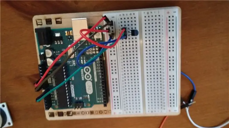 Menyambungkan Sensor Suhu