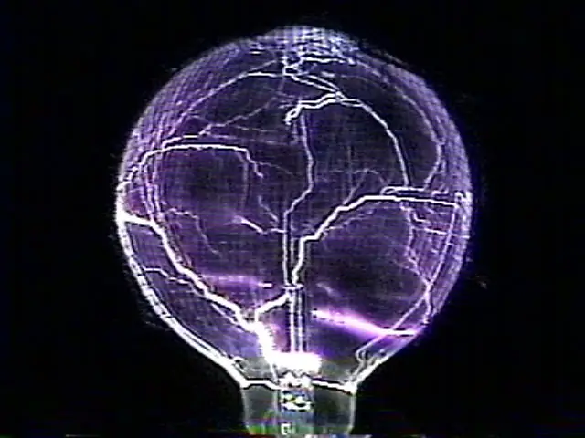 Maak je eigen Lightning Globe!: 5 stappen (met afbeeldingen)