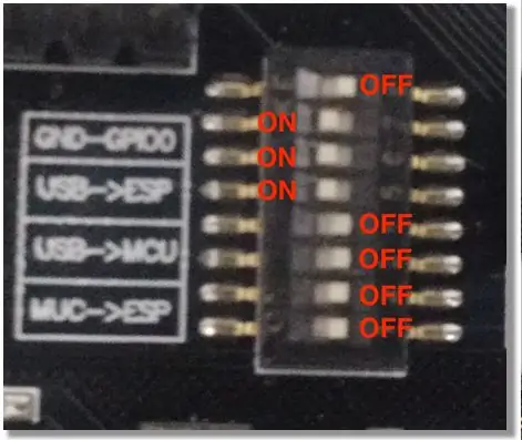 Instal·lació del microprogramari AT