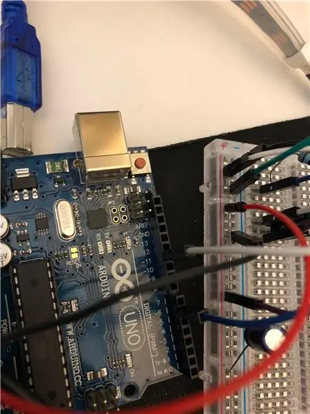 Langkah 2: Menyiapkan Breadboard dan Arduino