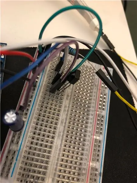 Trinn 2: Sette opp Breadboard og Arduino