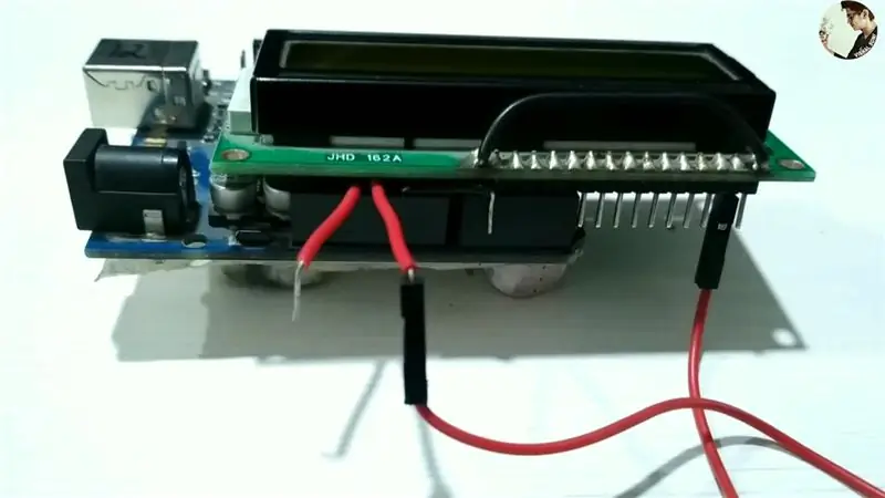 Connectez l'écran LCD