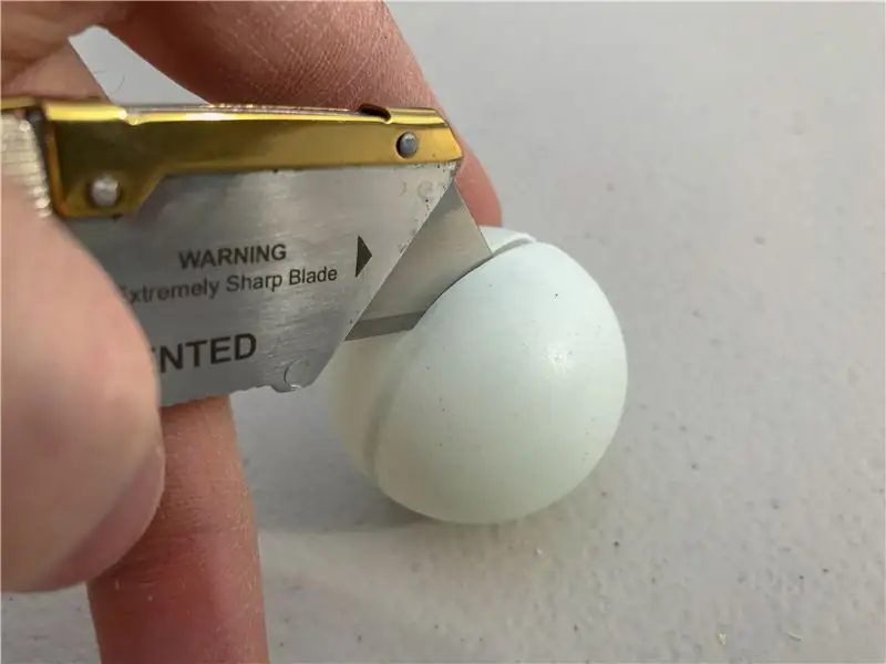 Vystřihněte a namontujte kryty LED Ping Pong Ball