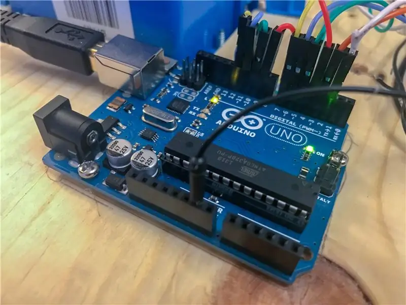 Montează Arduino