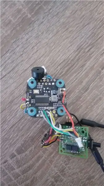 Tambahkan Elektronik ke Flight Controller