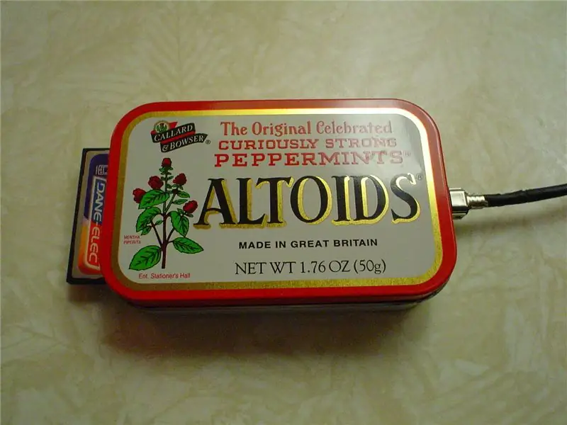 USB Compact Flash Reader . σε Altoid Tin .: 6 Βήματα