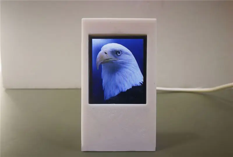 Billig og søt PhotoFrame Uten SD -kort på ESP8266 + 1.8inch TFT