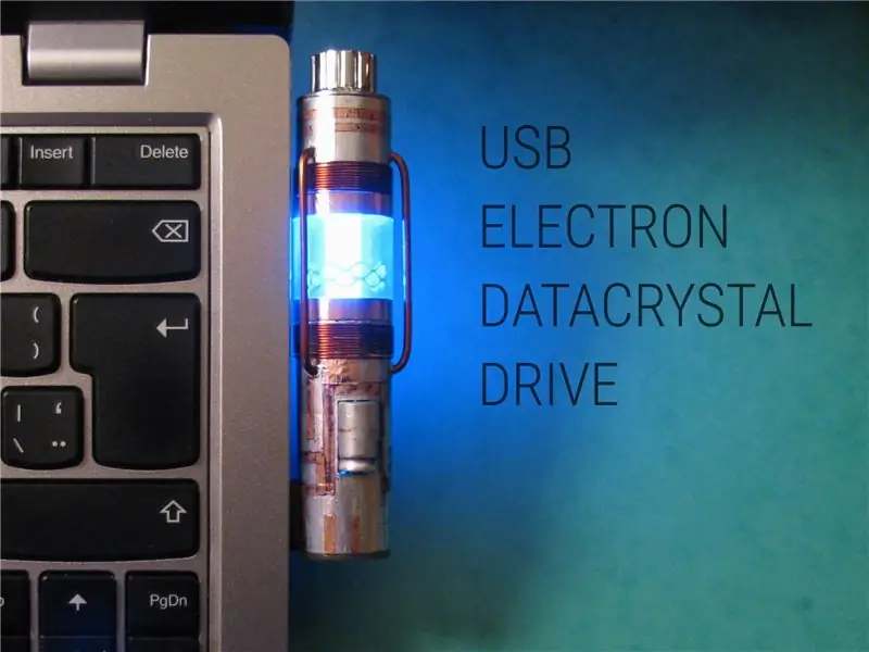 Retro-futuristický USB disk