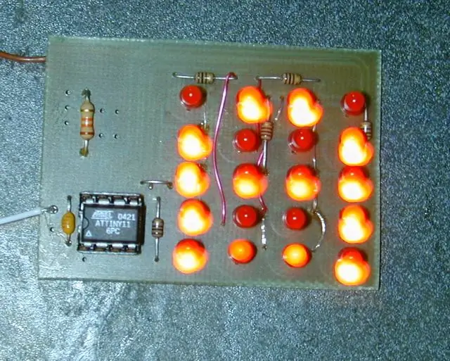 Como acionar muitos LEDs com alguns pinos de microcontrolador: 6 etapas (com imagens)