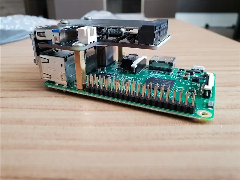 Raspberry Pi 3 s pokretnim SSD pogonom