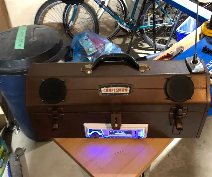 Toolbox BoomBox 2.0: 11 Mga Hakbang (na may Mga Larawan)