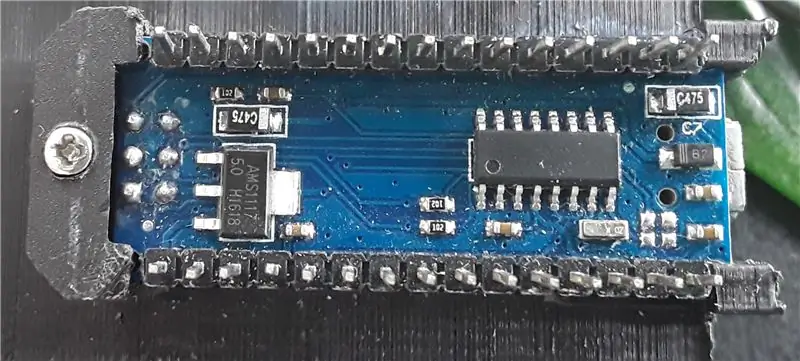 Gắn Arduino Nano vào thân máy