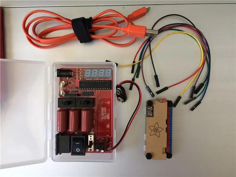 Hoe de GPIO-pinnen en Avrdude van een Raspberry Pi te gebruiken voor een bit-bang-programma DIMP 2 of DA PIMP 2