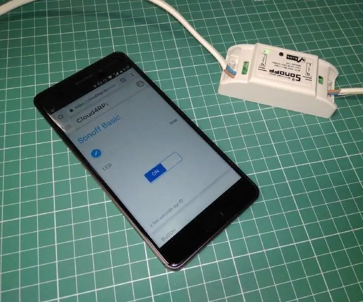 Cómo controlar el interruptor inteligente básico Sonoff basado en ESP8266 con un teléfono inteligente: 4 pasos (con imágenes)