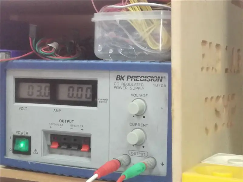 Experimento En Físico Con Un Generador Electrico