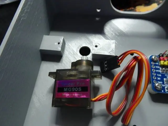 Gắn kết Servos