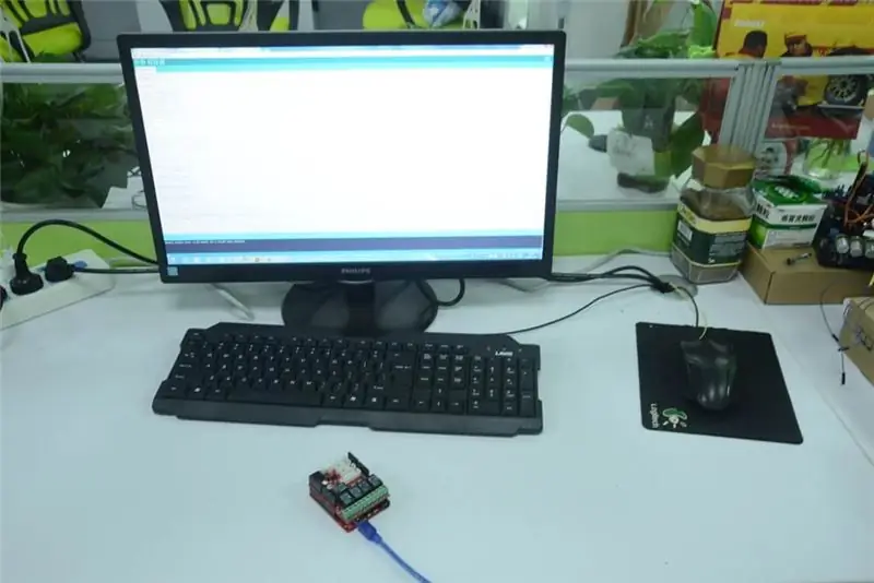 Odovzdanie kódu na dosku Arduino