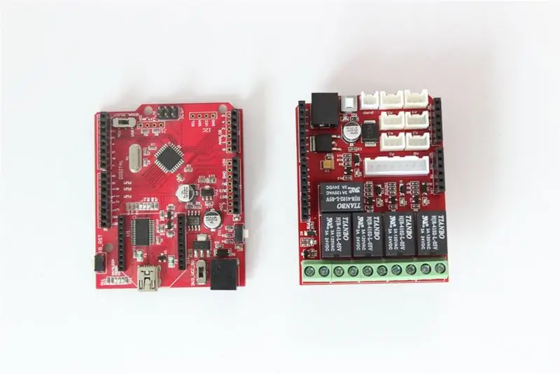 Menghubungkan Perisai ke Papan Arduino