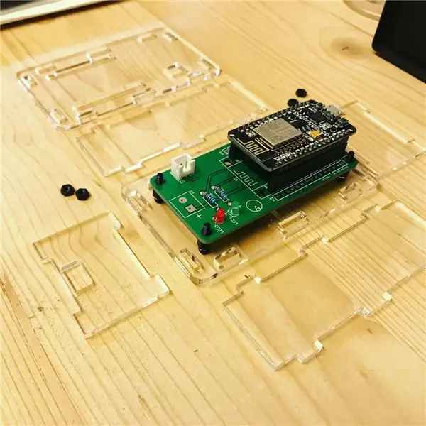 Opcionális: egyedi PCB és lézervágott tok