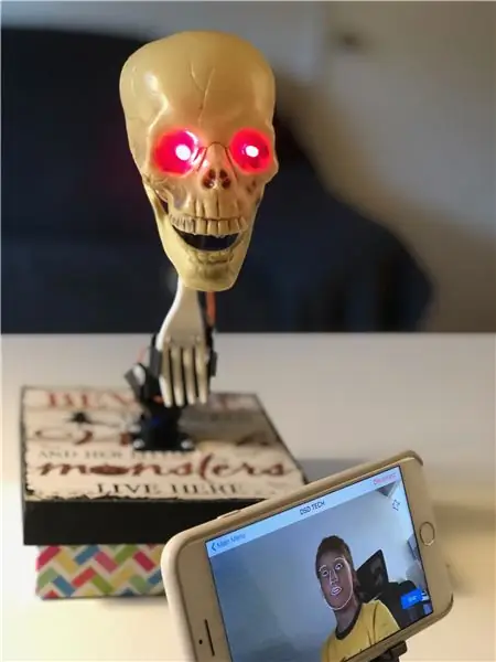 Servo моторыг Skully's Jaw руу холбоно уу