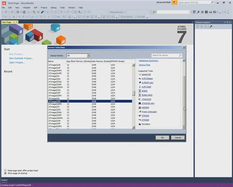 Escriviu un programa i compileu el fitxer hexadecimal amb Atmel Studio