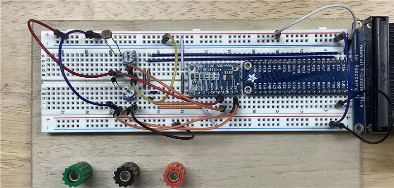 Gaismas un temperatūras sensora datu lasīšana un attēlošana, izmantojot Raspberry Pi