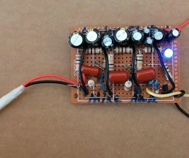 Amplificatore per microfono a transistor: 4 passaggi