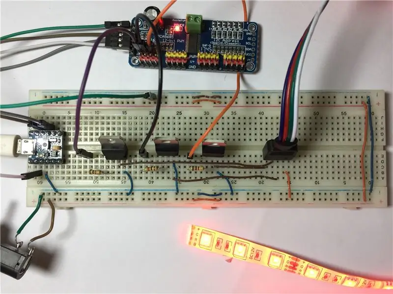 Kontrollere fargene på RGB LED -stripen